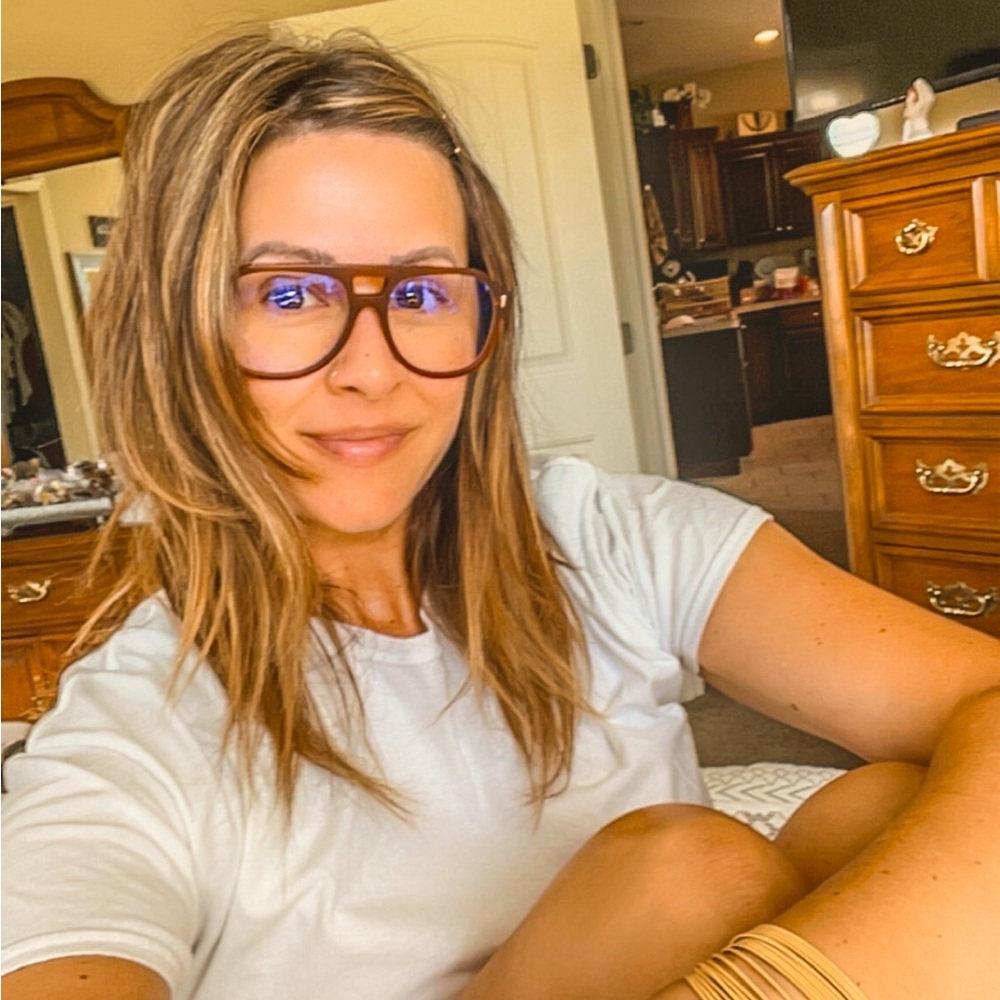 Meet your Posher, Crystal